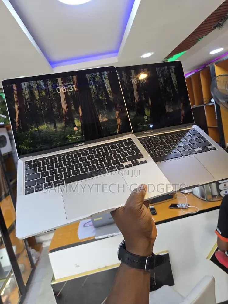 Laptop Apple MacBook Pro 2020 16GB Intel Core i7 SSD 512GB