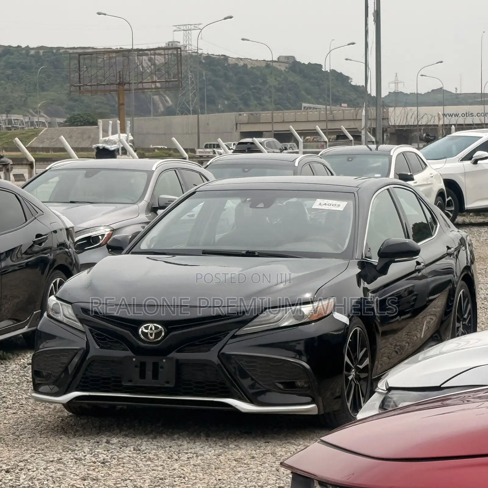 Toyota Camry XSE V6 (3.5L V6 8A) 2019 Black