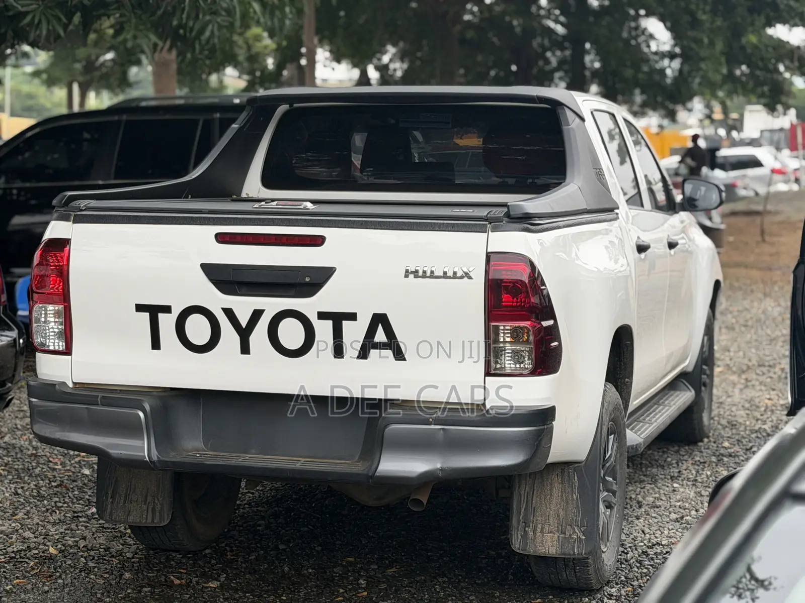 Toyota Hilux 2024 White