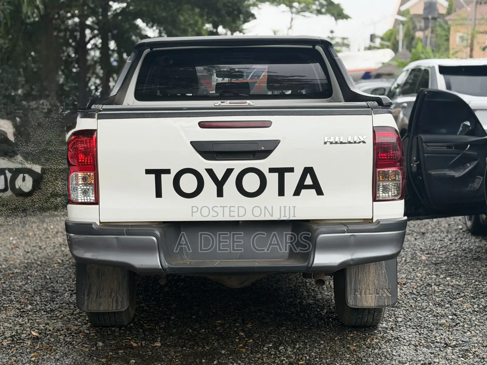 Toyota Hilux 2024 White