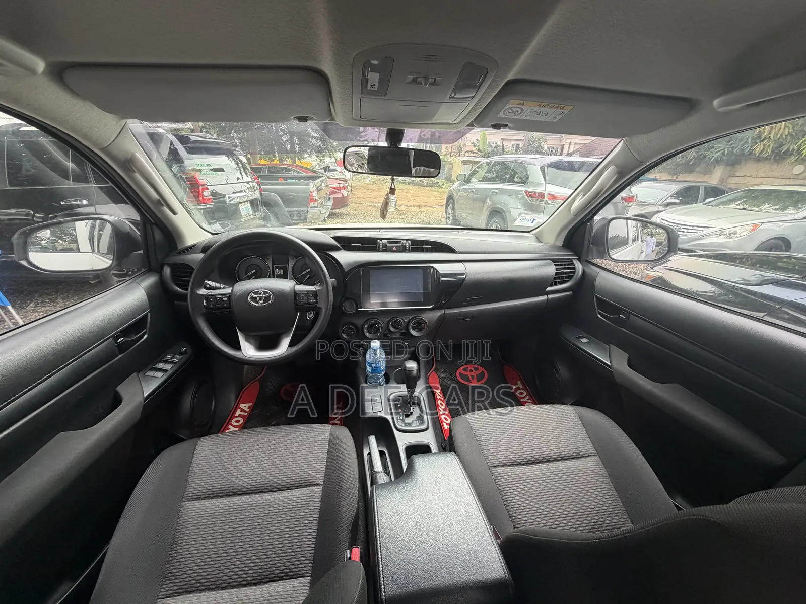 Toyota Hilux 2024 White