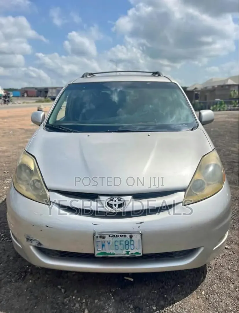 Toyota Sienna XLE AWD 2006 Gray