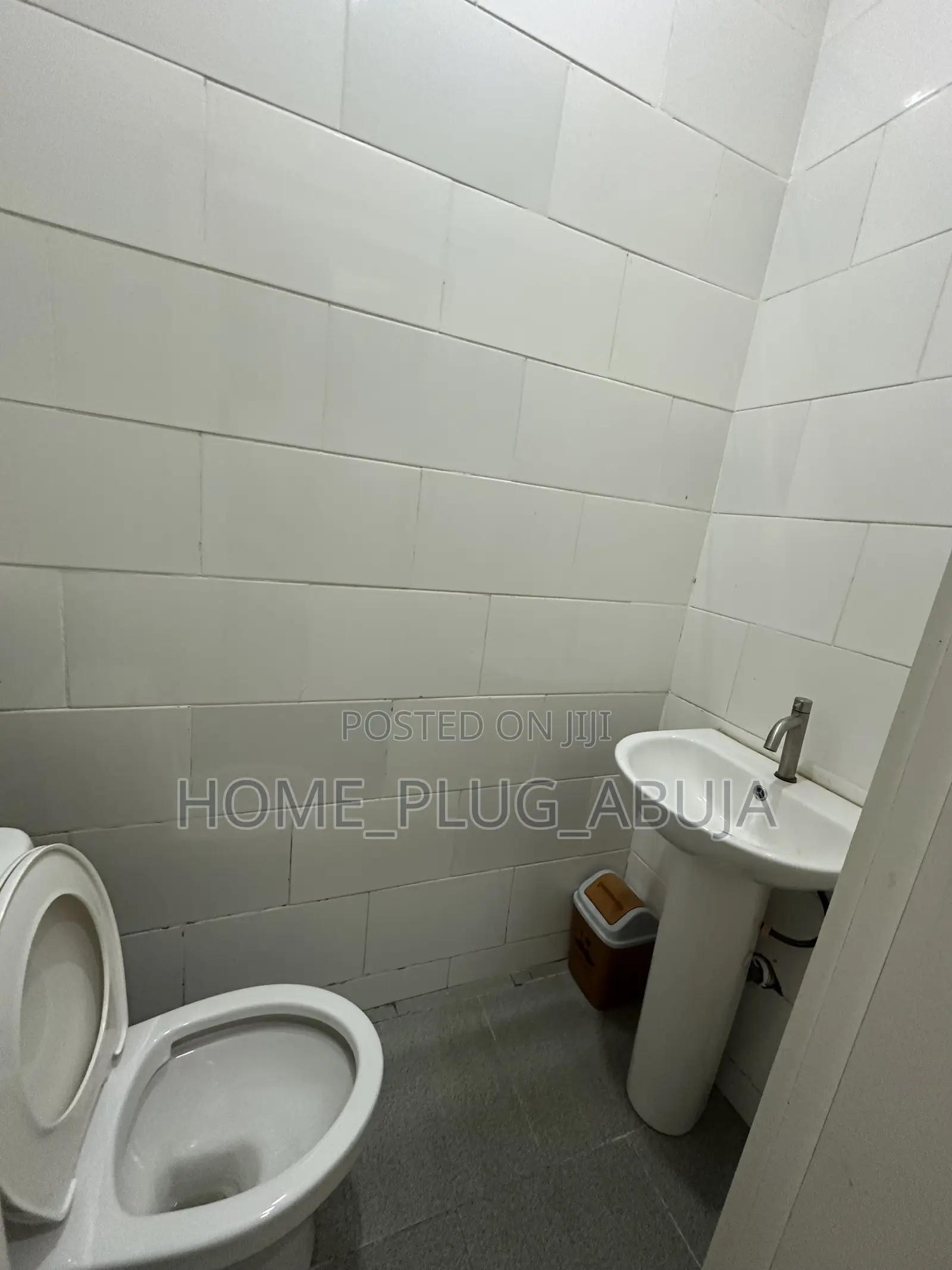 Furnished 2bdrm Block of Flats in Bookham Garden for rent