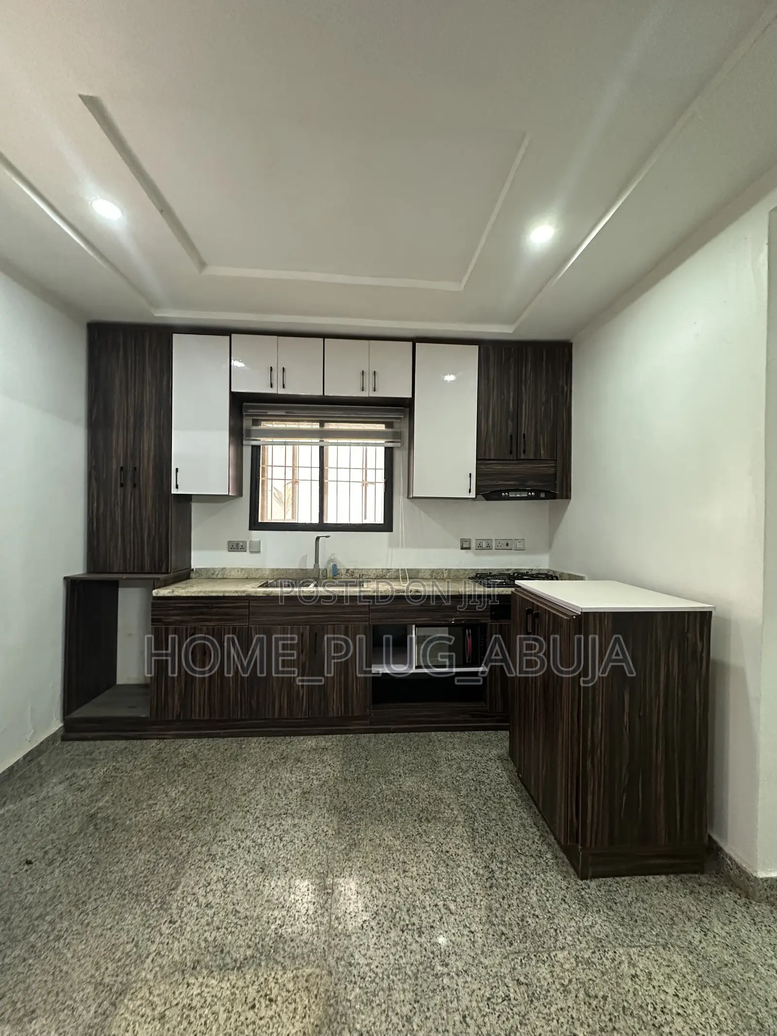 Furnished 2bdrm Block of Flats in Bookham Garden for rent