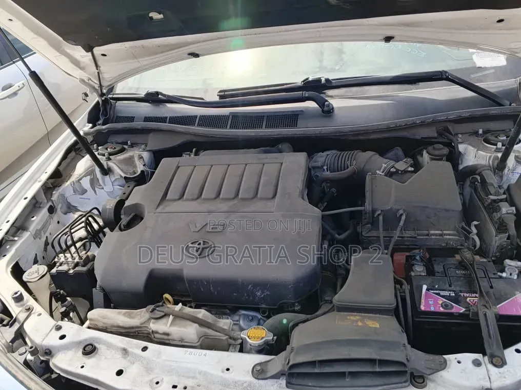 Toyota Camry XLE V6 4dr Sedan (3.5L 6cyl 6A) 2013 White
