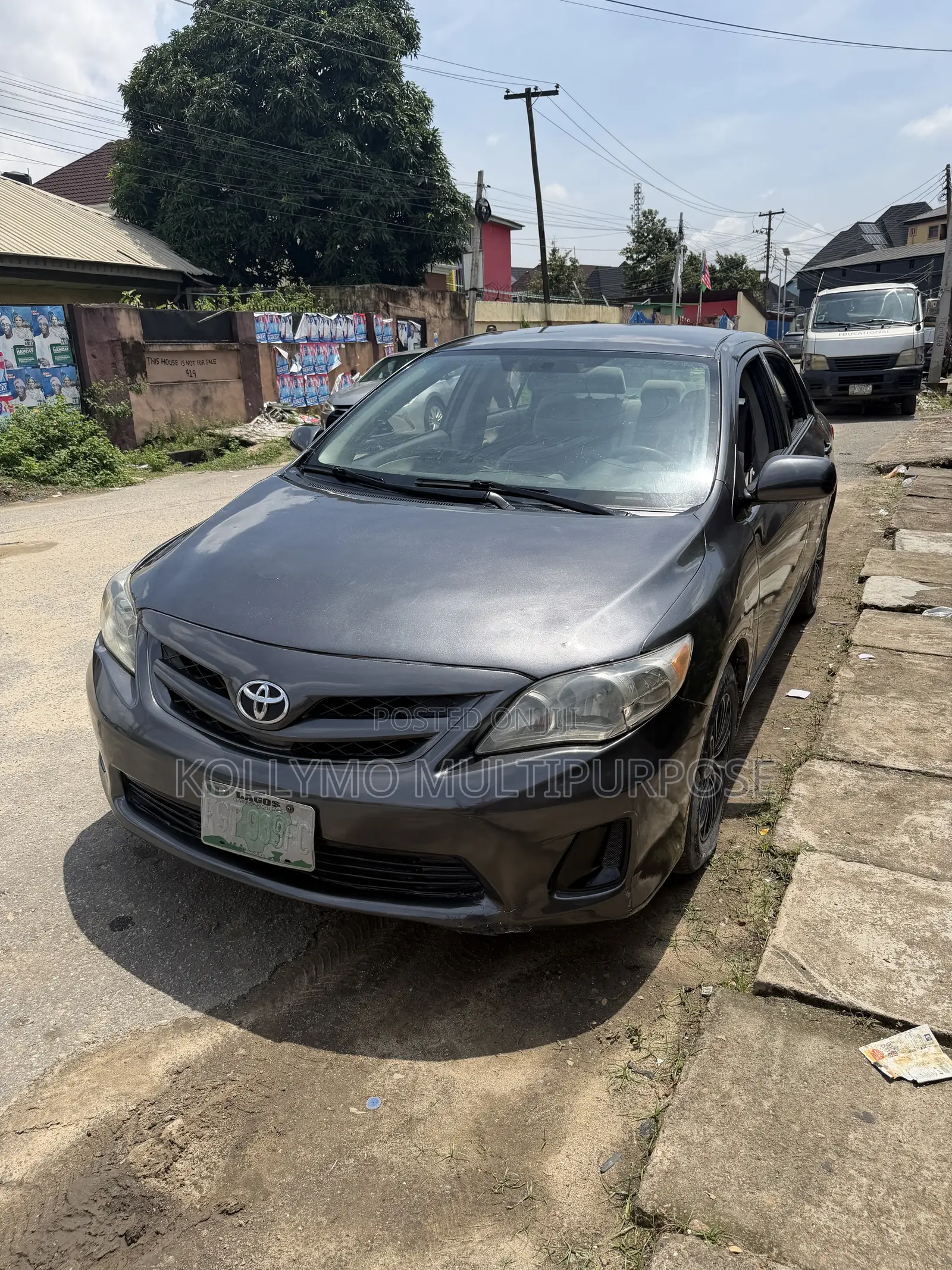 Toyota Corolla LE 4dr Sedan (1.8L 4cyl 4A) 2011 Gray