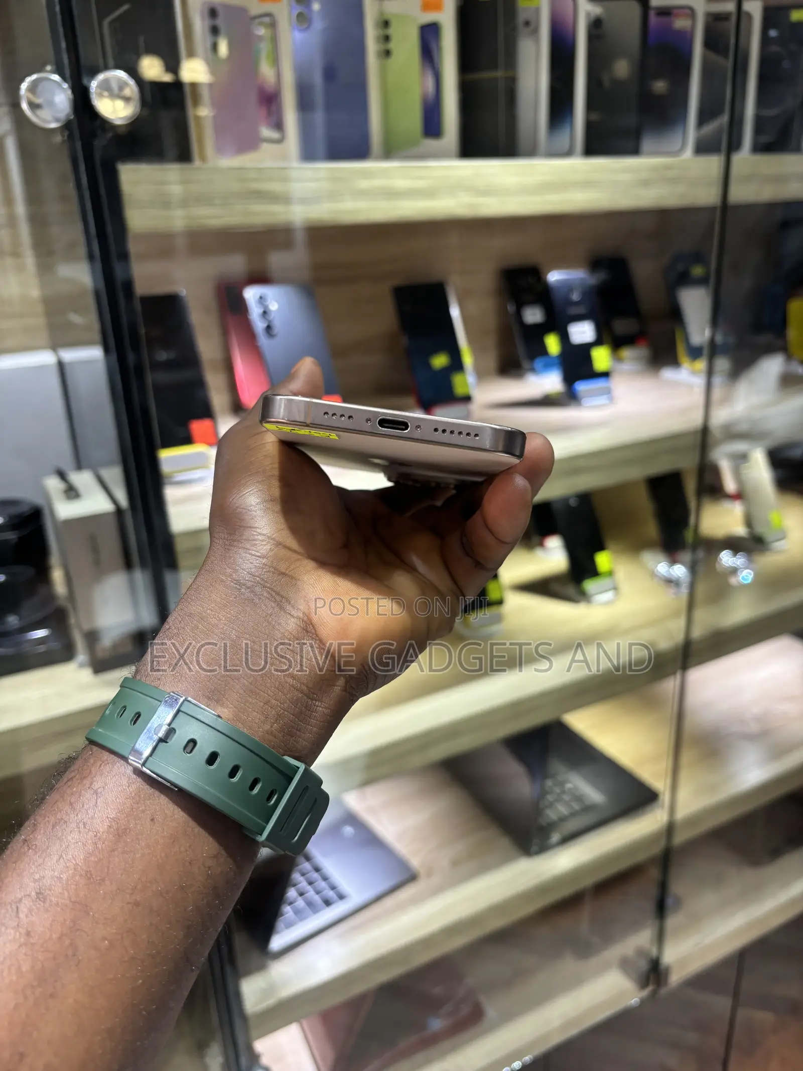 Apple iPhone 16 Pro Max 256 GB Gold