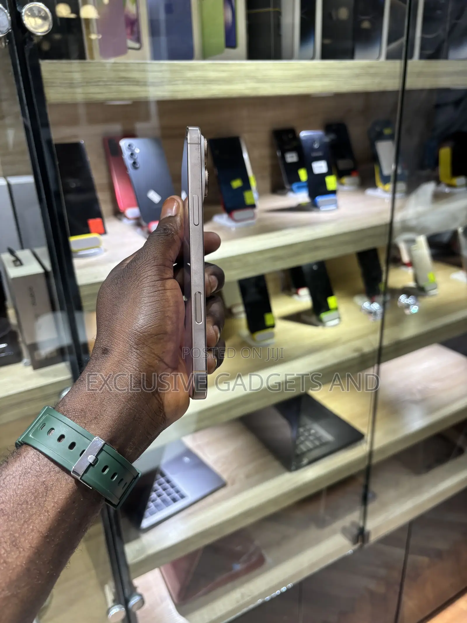 Apple iPhone 16 Pro Max 256 GB Gold