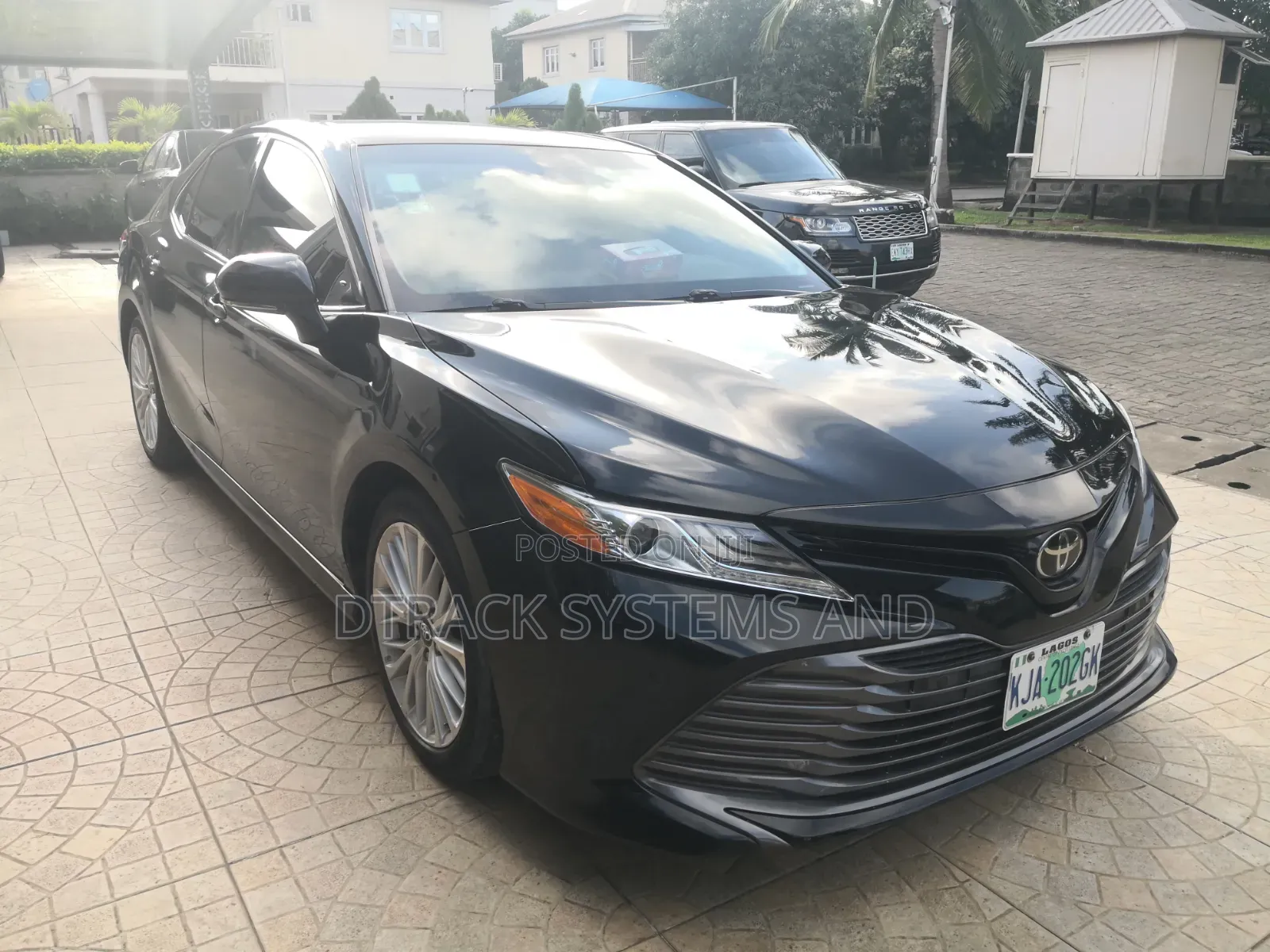 Toyota Camry XLE FWD (2.5L 4cyl 8AM) 2018 Black