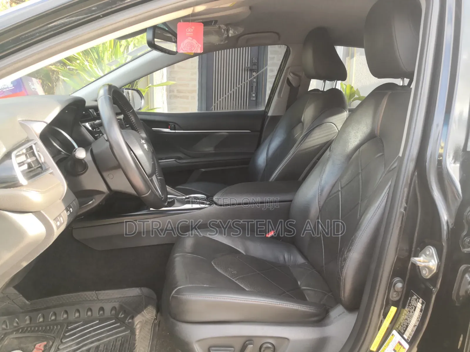 Toyota Camry XLE FWD (2.5L 4cyl 8AM) 2018 Black