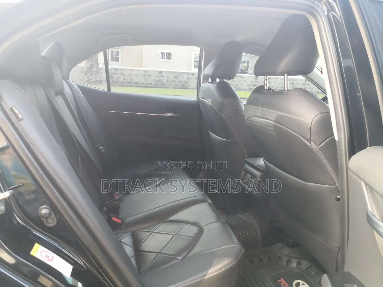 Toyota Camry XLE FWD (2.5L 4cyl 8AM) 2018 Black