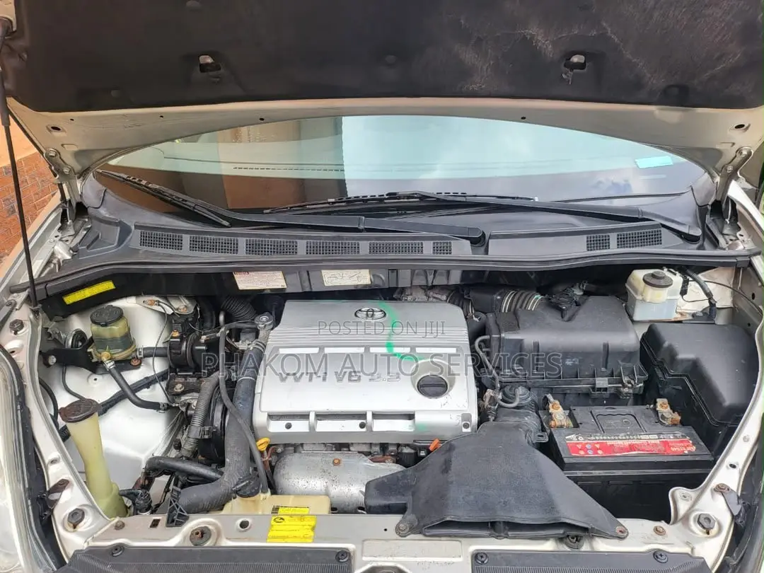 Toyota Sienna XLE FWD (3.3L V6 5A) 2004 Silver