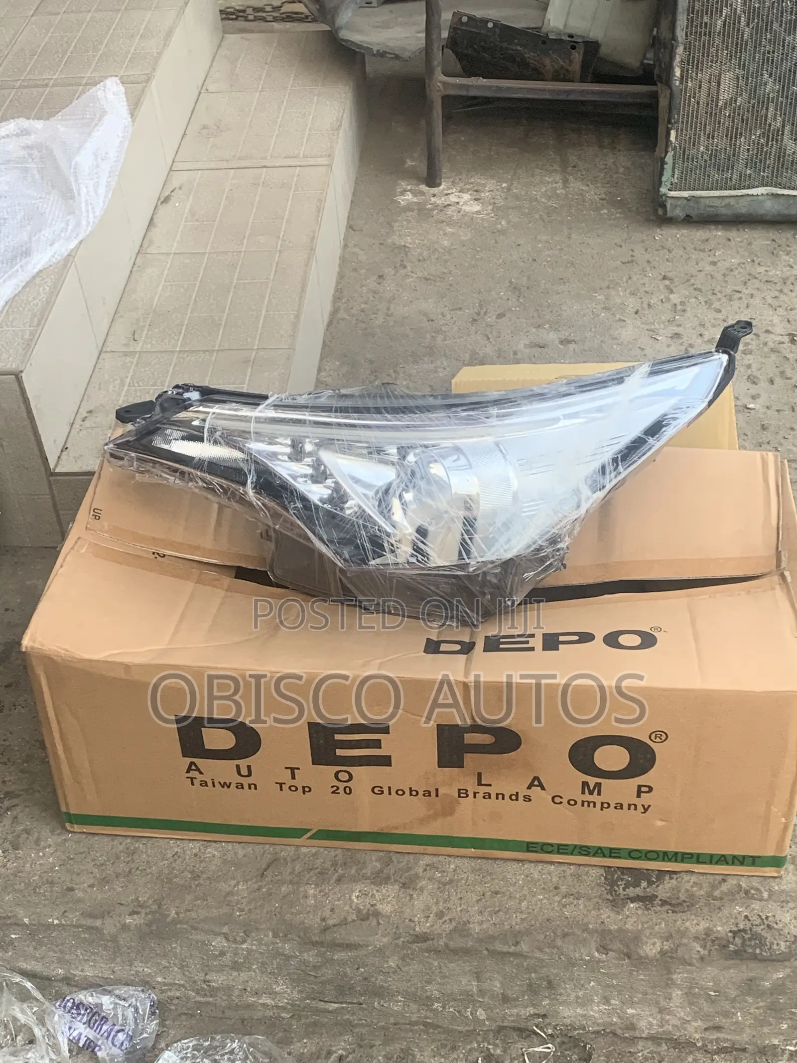 Toyota Avensis 2015-2018 Head Light
