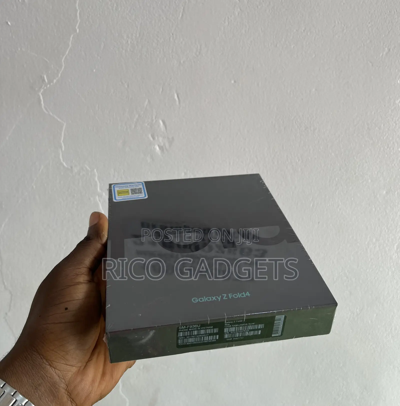 New Samsung Galaxy Z Fold4 256 GB Blue