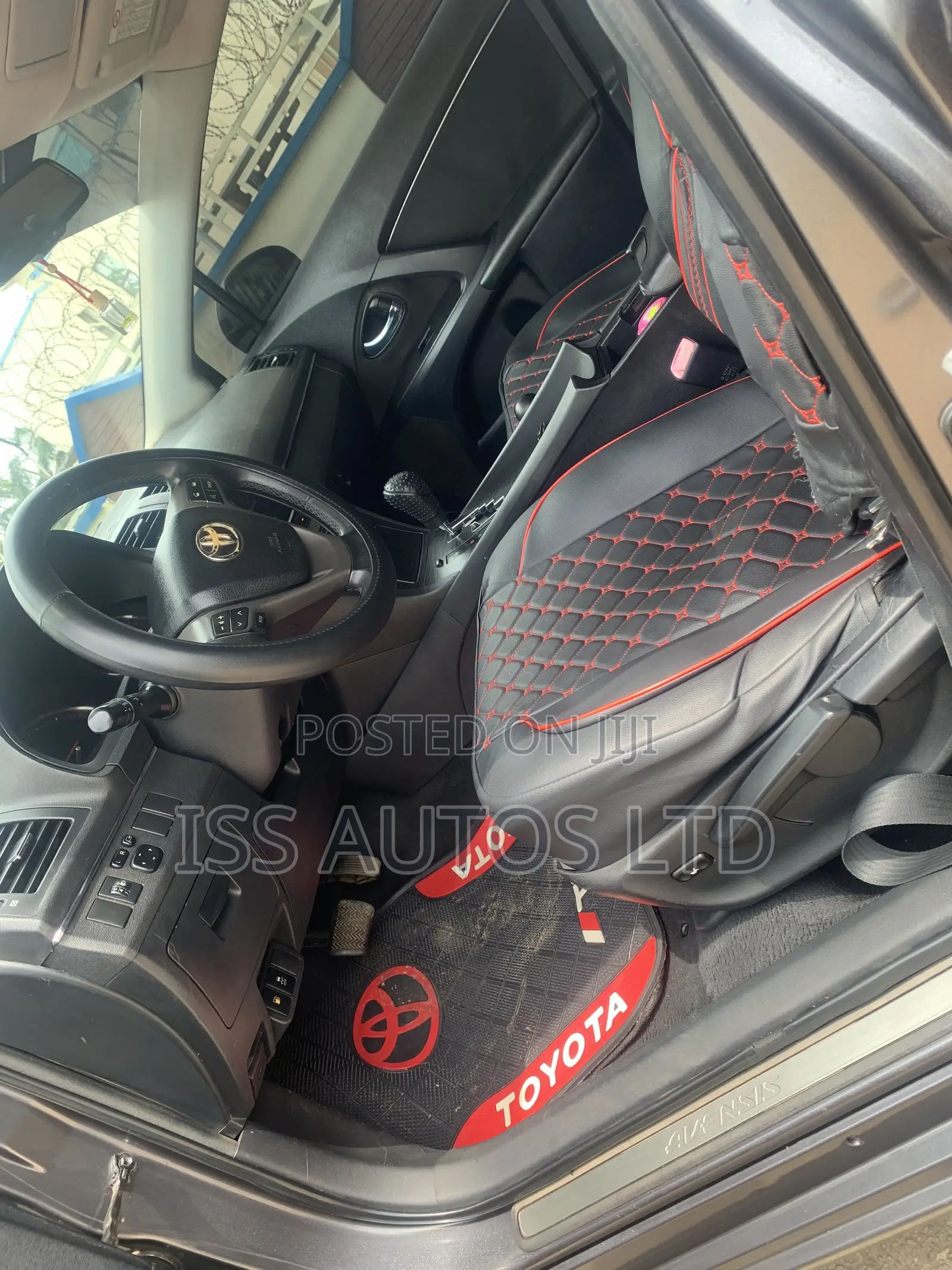 Toyota Avensis 2013 Gray