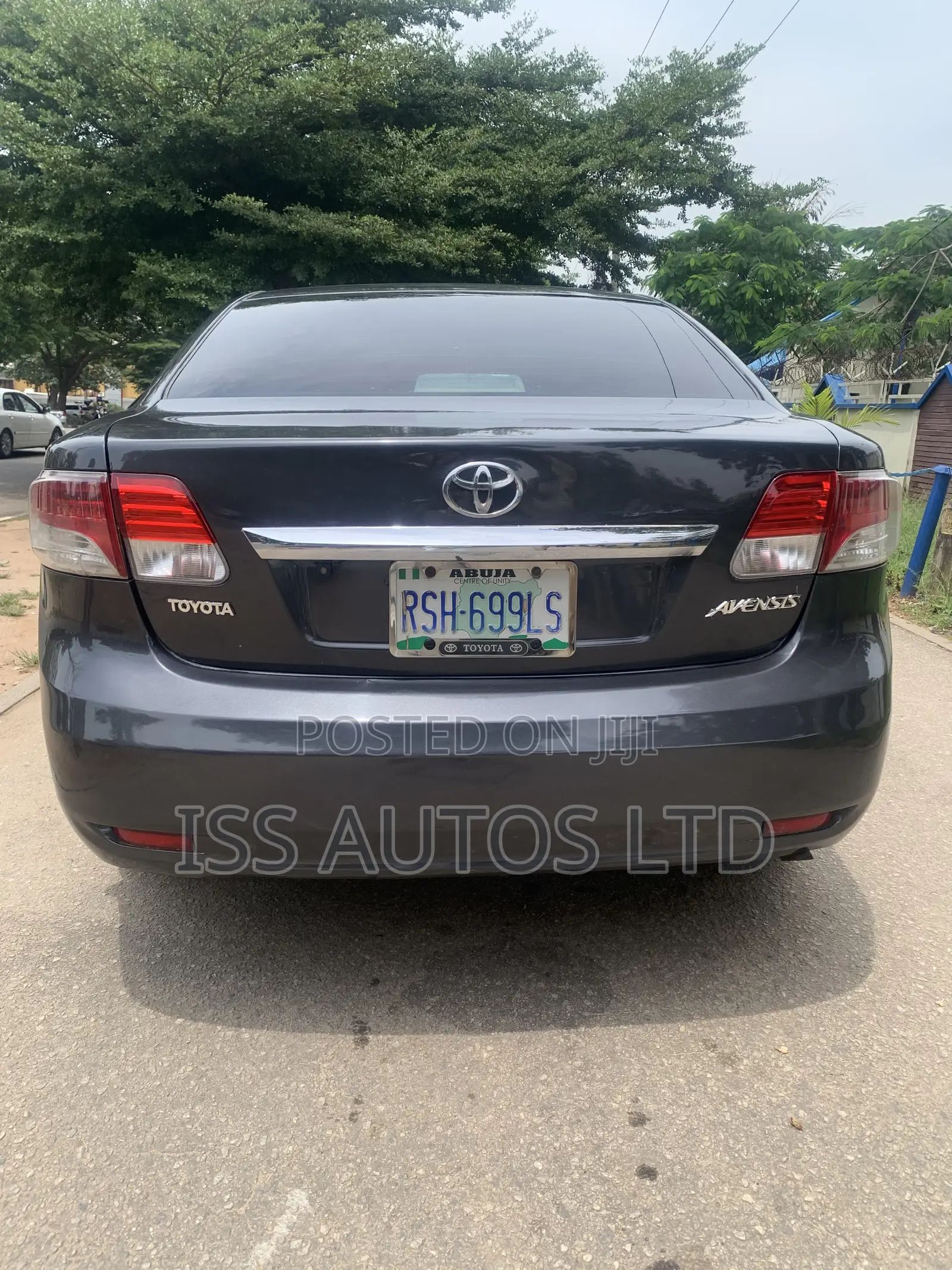 Toyota Avensis 2013 Gray