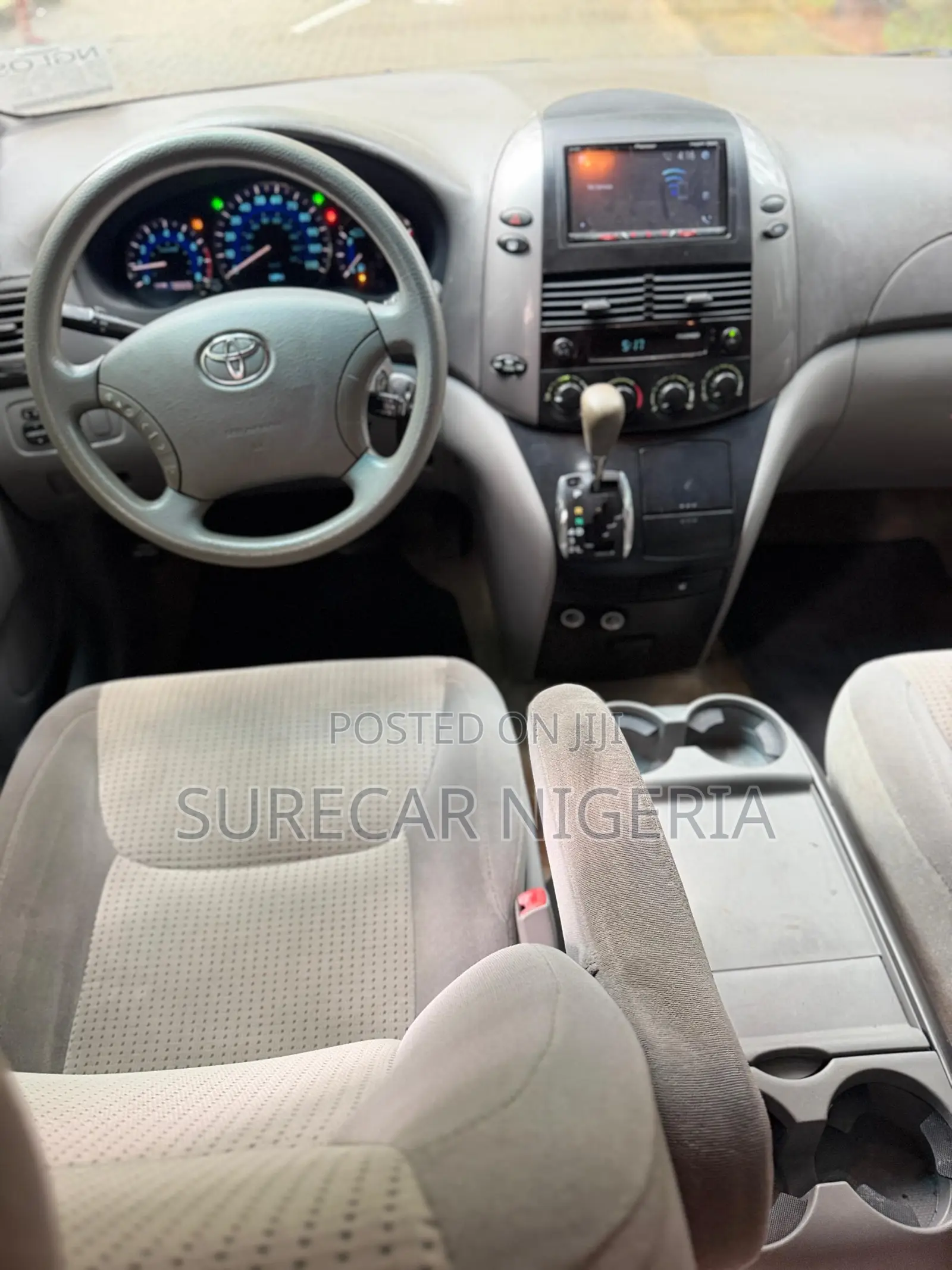 Toyota Sienna LE 2008
