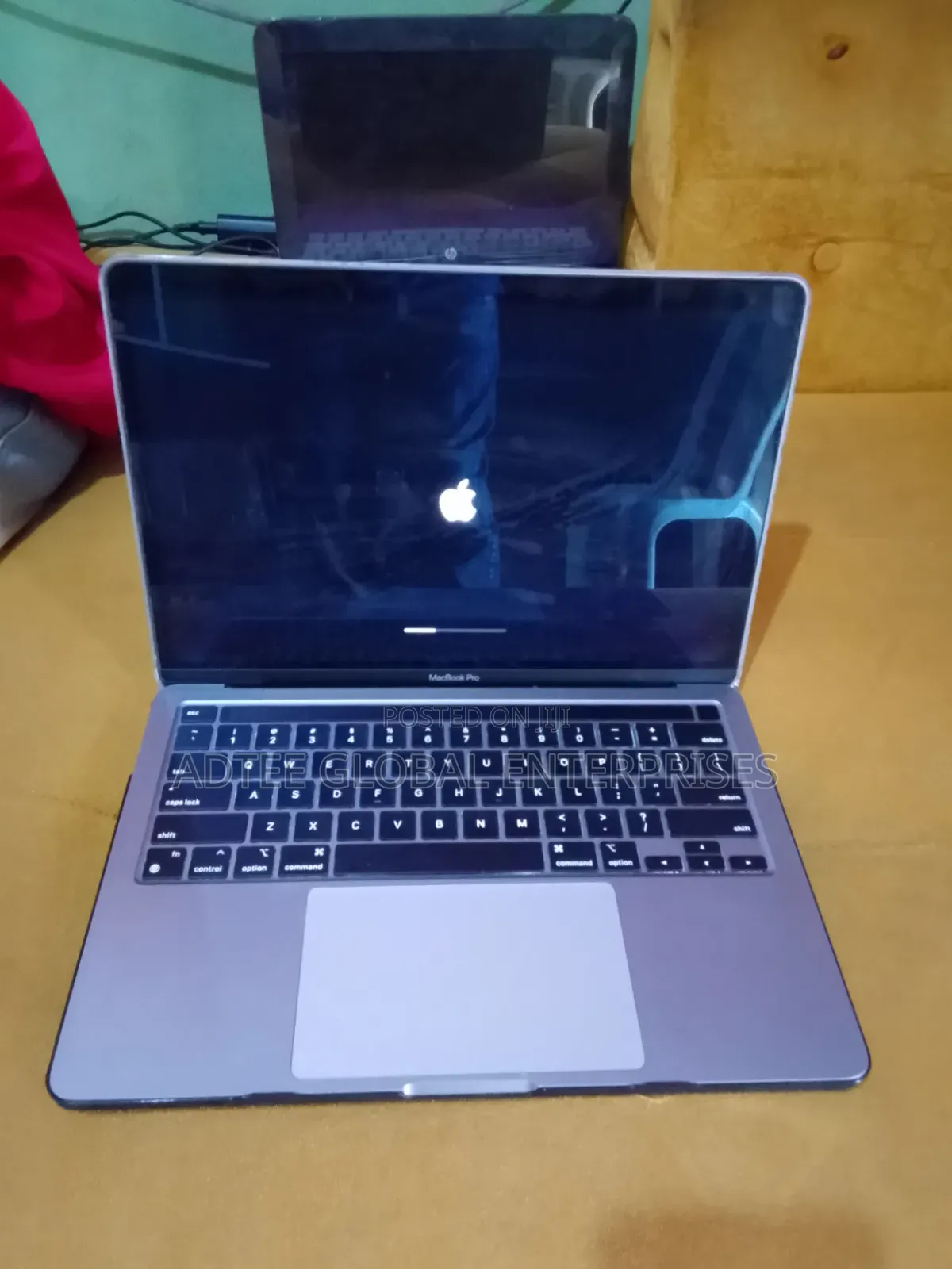 Laptop Apple MacBook Pro 2022 M2 8GB Intel Core M2 SSD 512GB