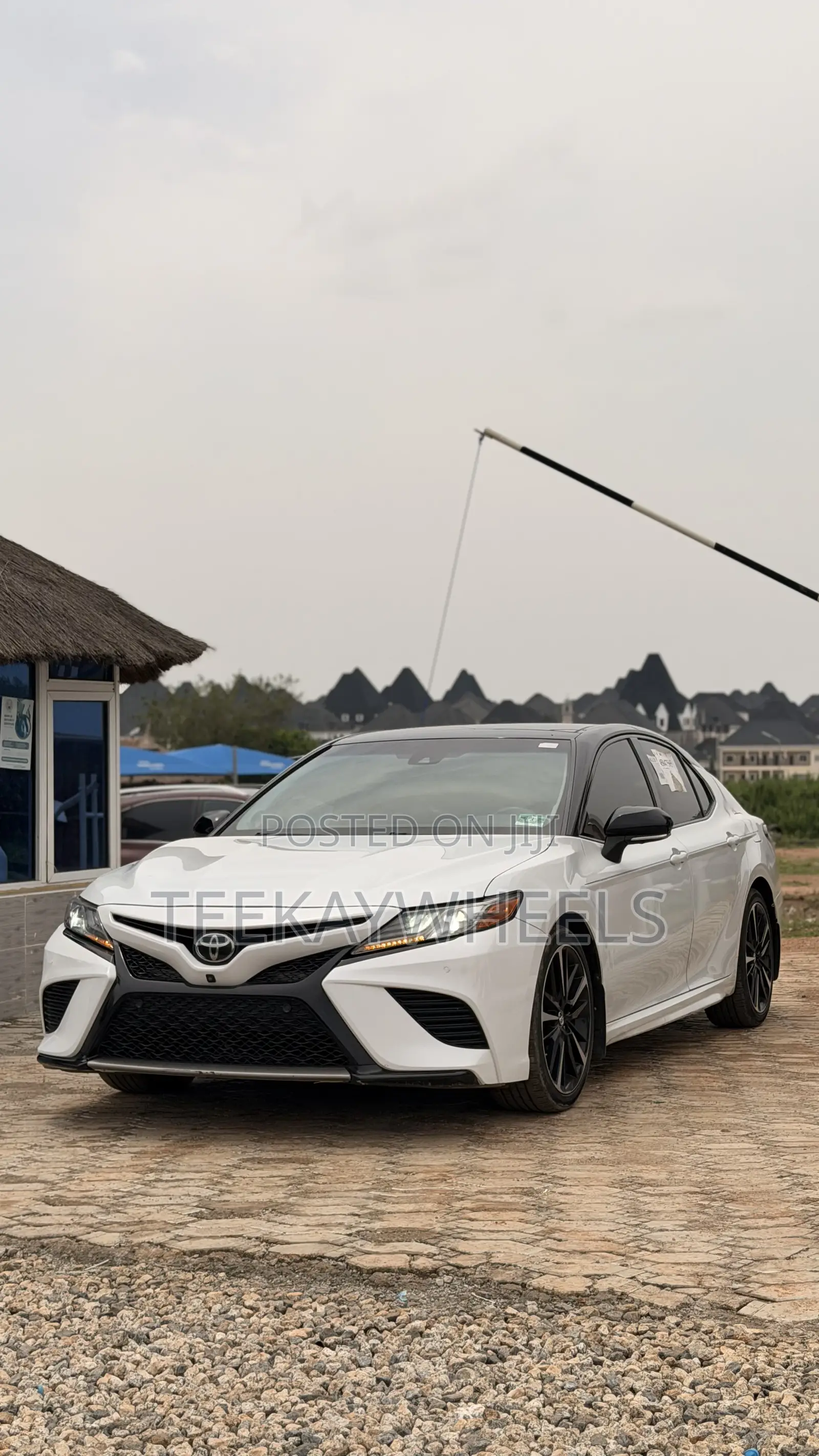 Toyota Camry XSE V6 FWD (3.5L 6cyl 8AM) 2018 White