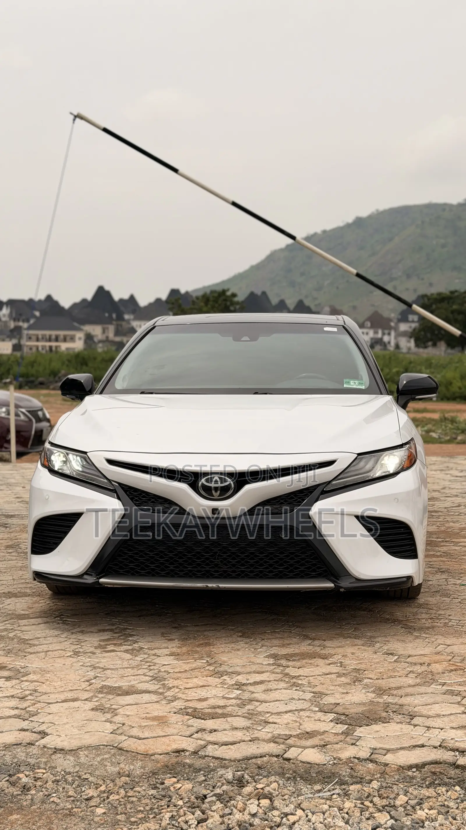 Toyota Camry XSE V6 FWD (3.5L 6cyl 8AM) 2018 White