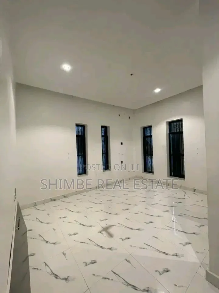 3bdrm Duplex in Shelter Afrique, Uyo for sale
