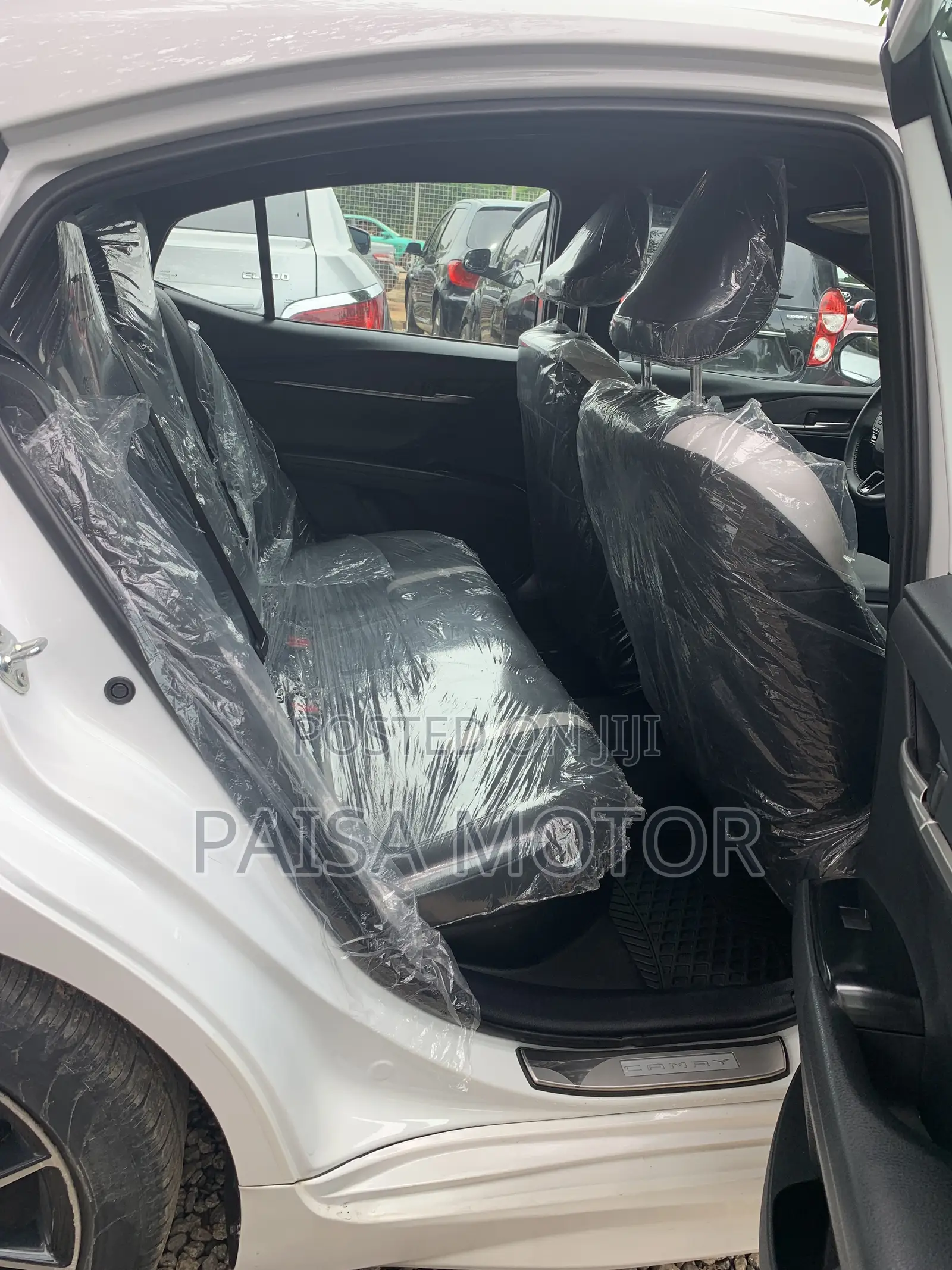 Toyota Camry SE 2026 White