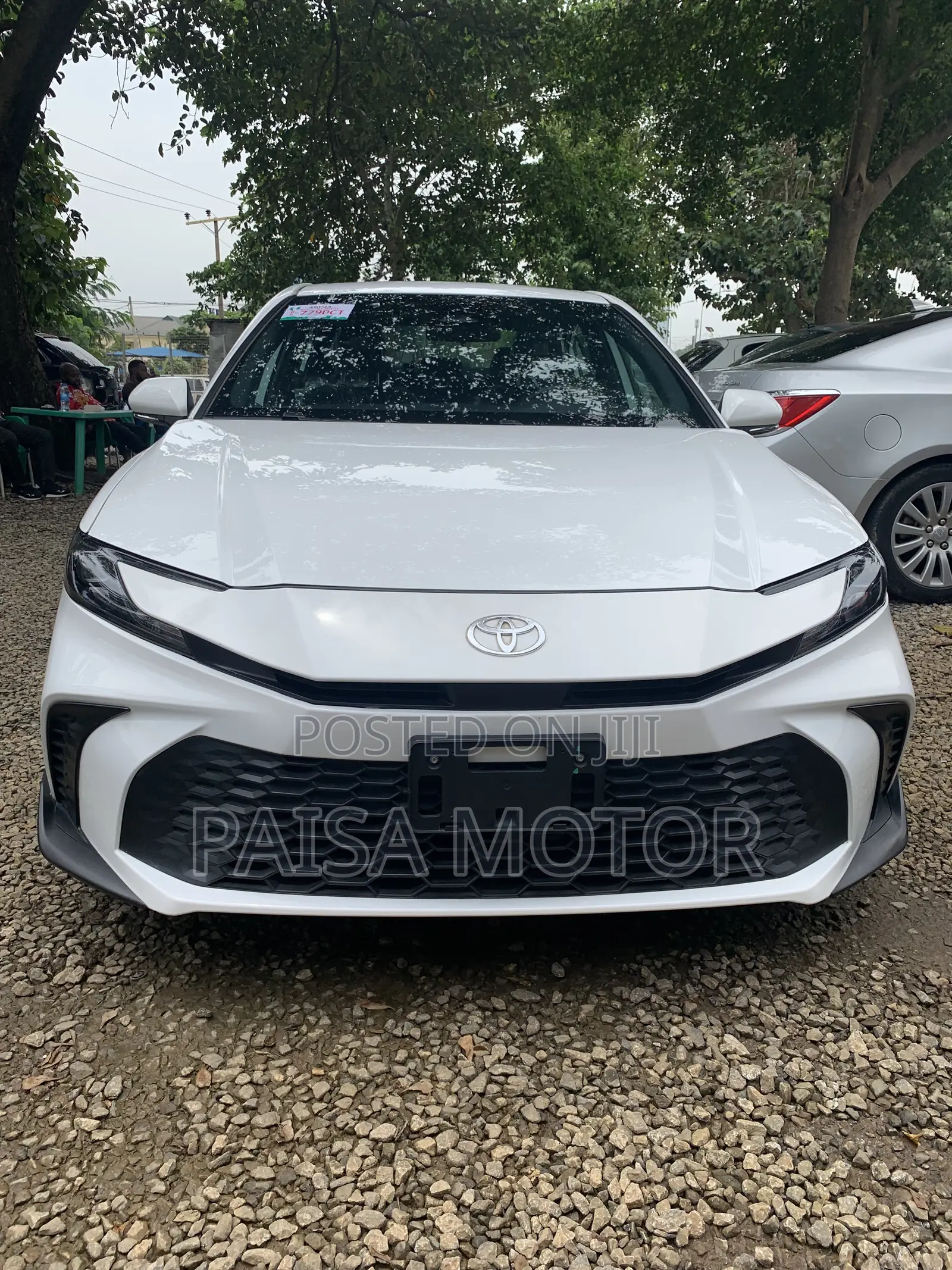 Toyota Camry SE 2026 White