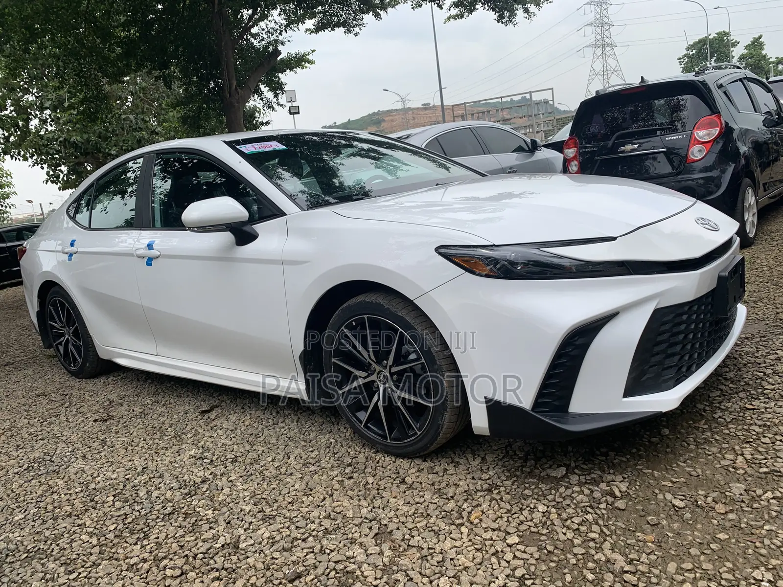 Toyota Camry SE 2026 White