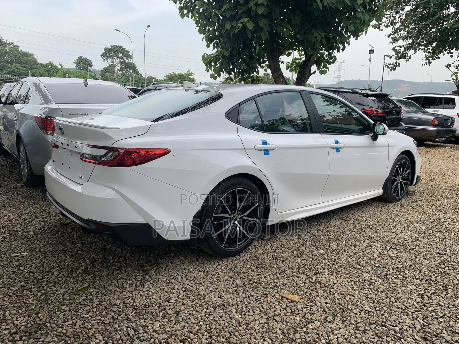 Toyota Camry SE 2026 White