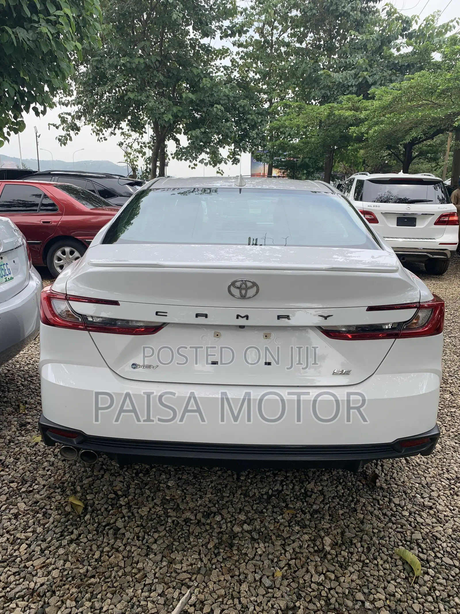 Toyota Camry SE 2026 White