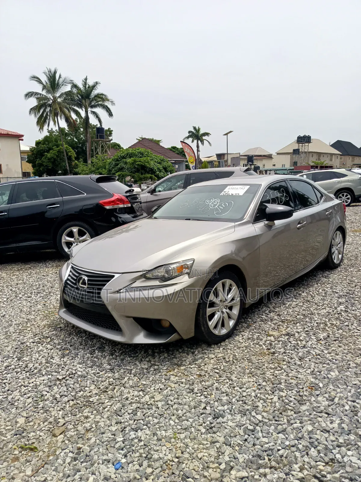 Lexus IS 2014 Gold