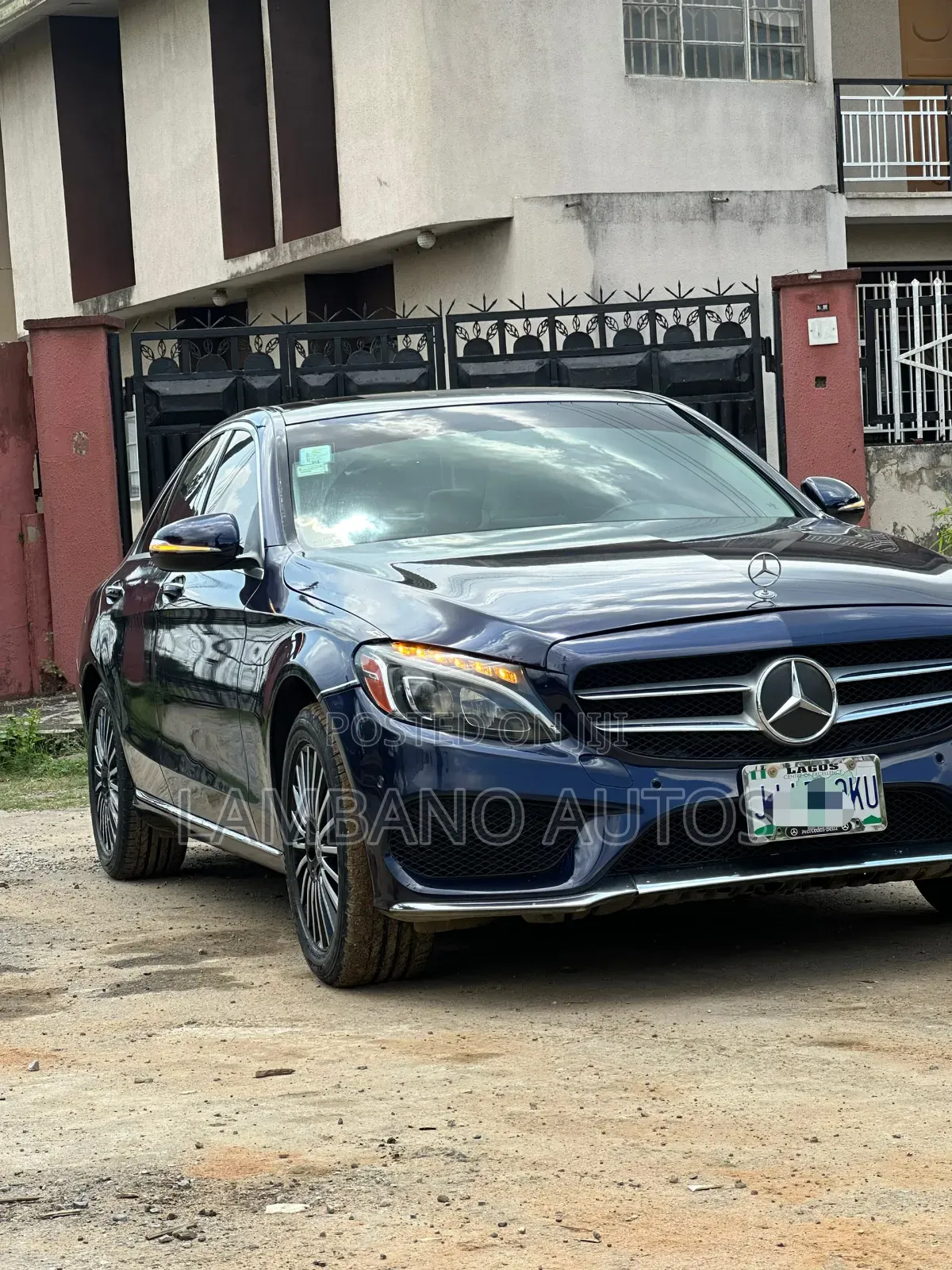 Mercedes-Benz C300 2016 Blue