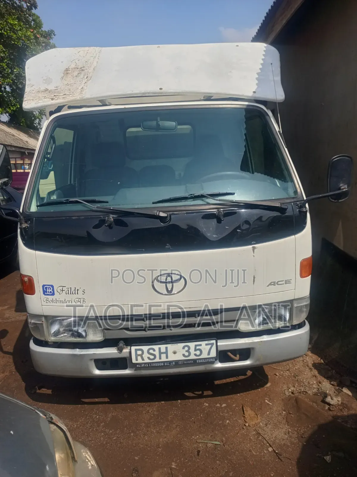 Toyota DYNA 2002 White