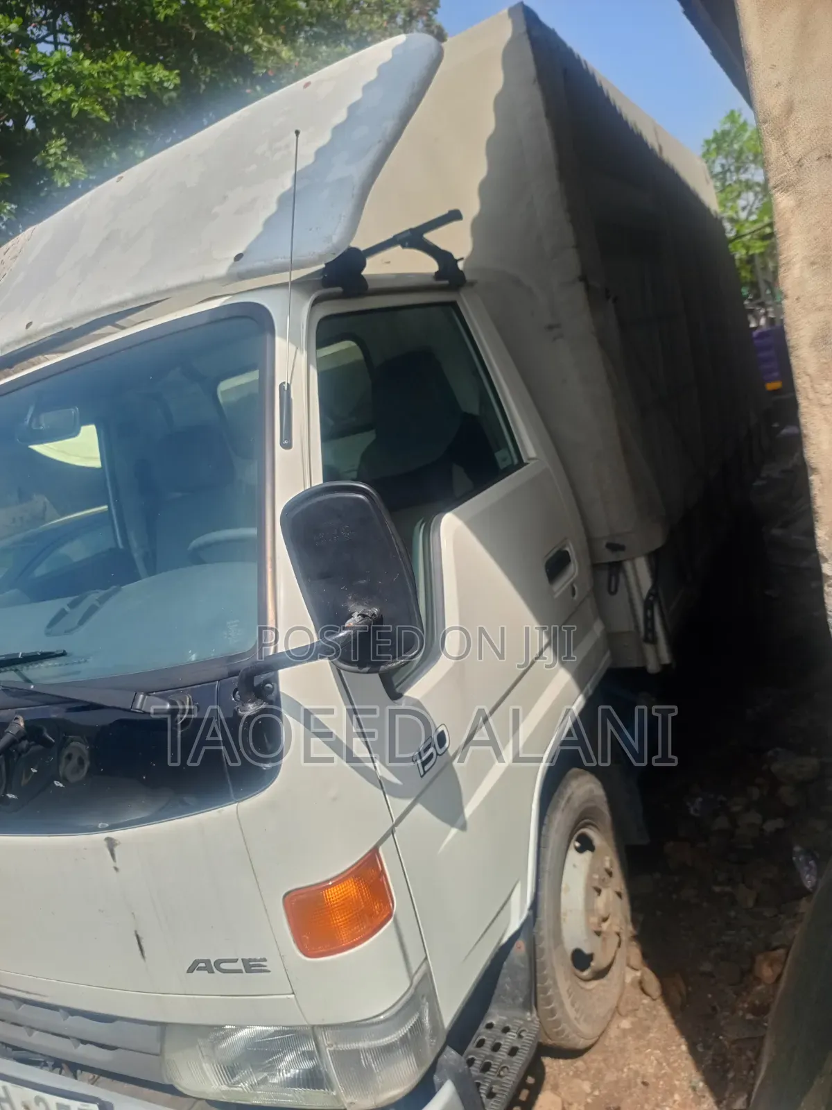 Toyota DYNA 2002 White