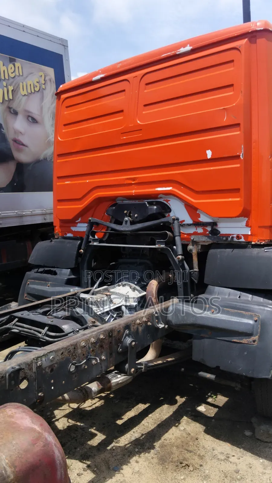 Mercedes Benz Truck 814 2002 Orange