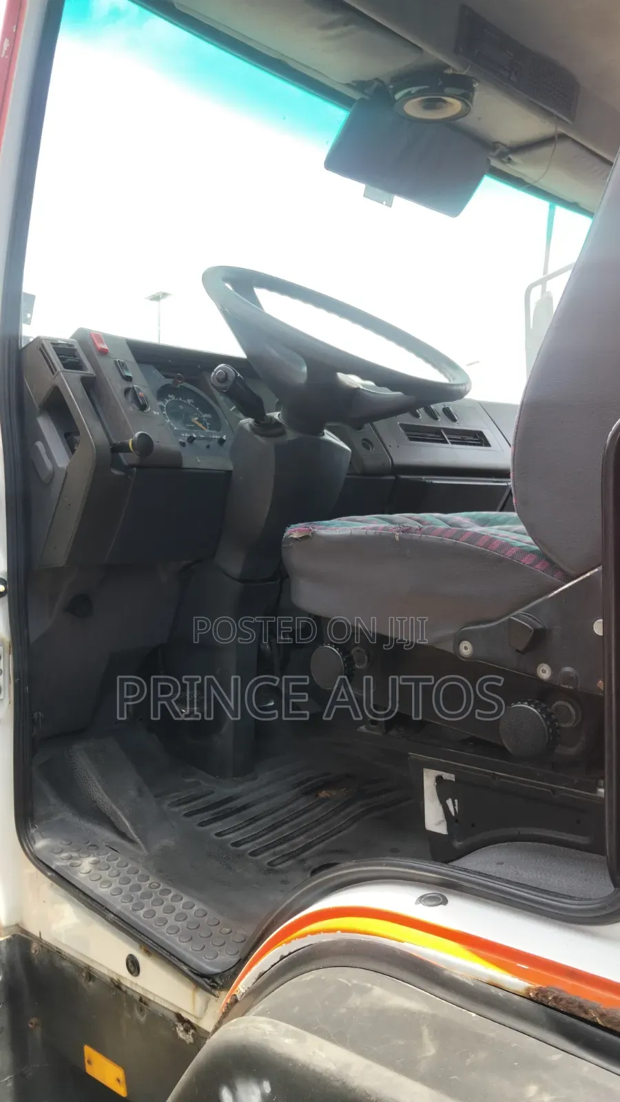 Mercedes Benz Truck 814 2002 Orange