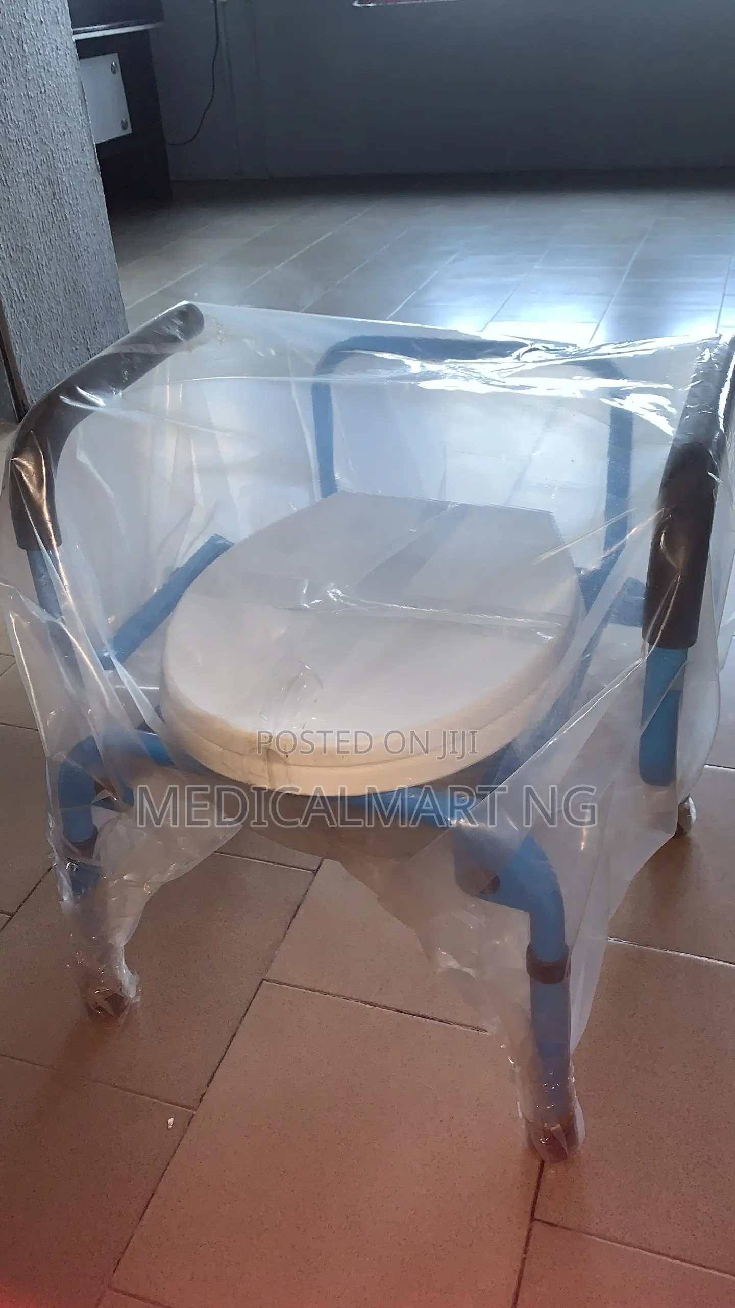 Collapsible Commode Chair