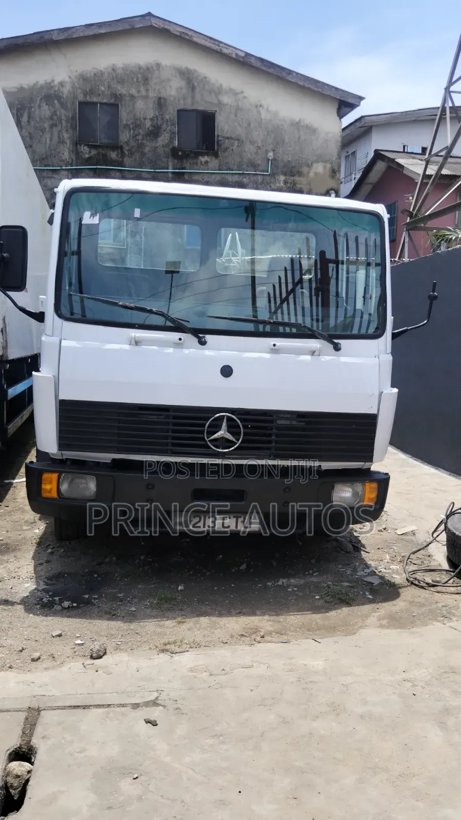 Mercedes Benz Truck 814 White