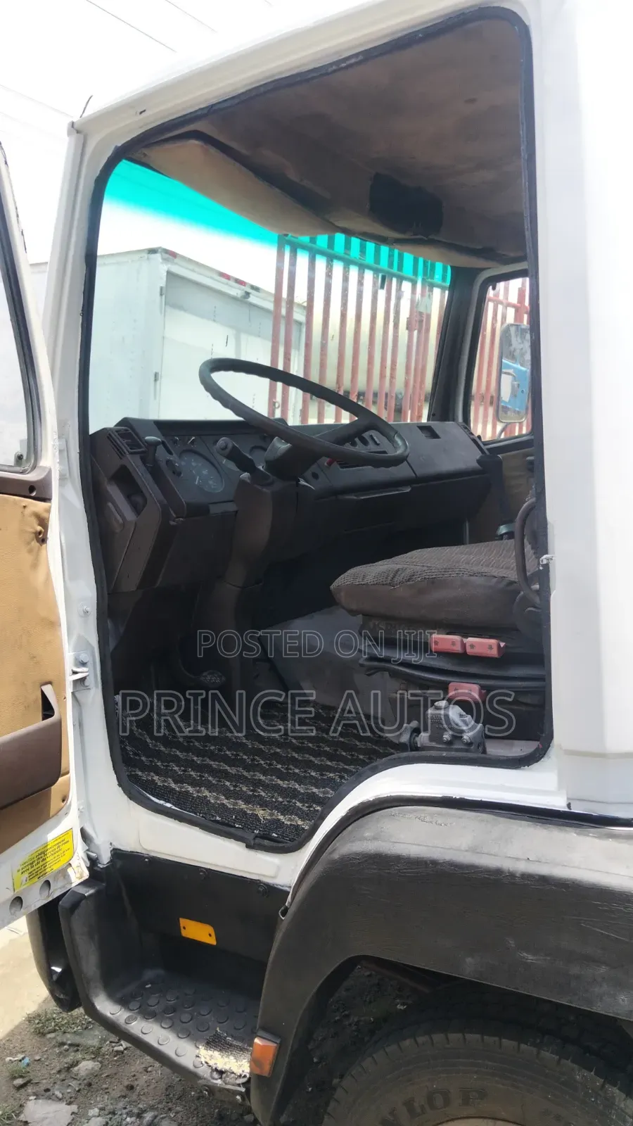 Mercedes Benz Truck 814 White