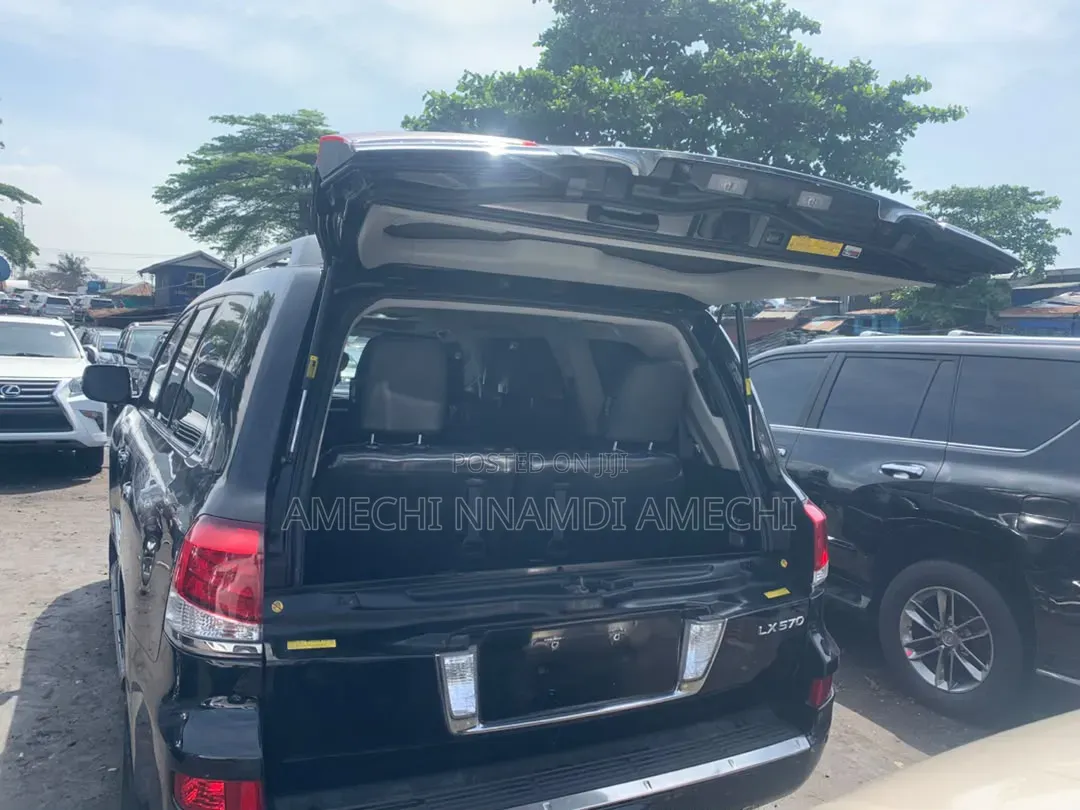 Lexus LX 570 AWD 2016 Black