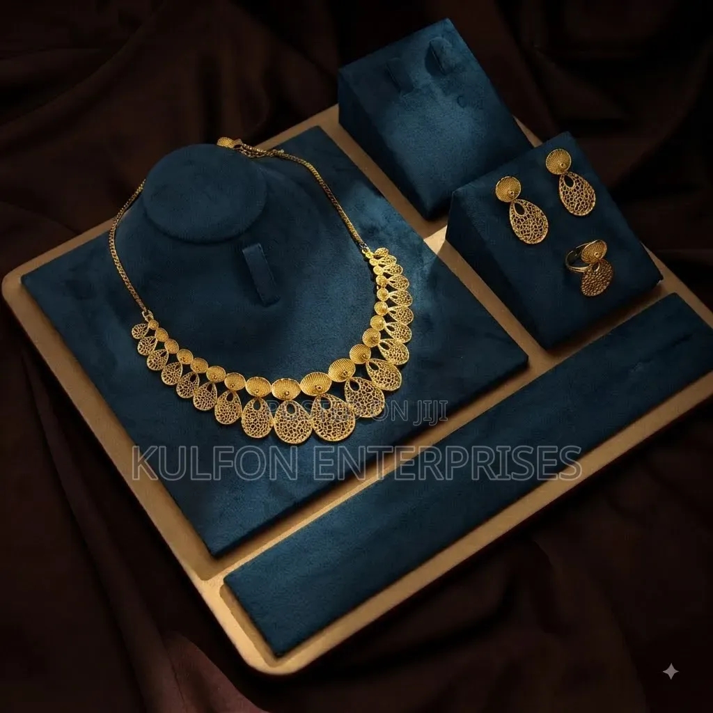 Saudi Gold Jewellery Set. Necklace, Earrings, and Ring
