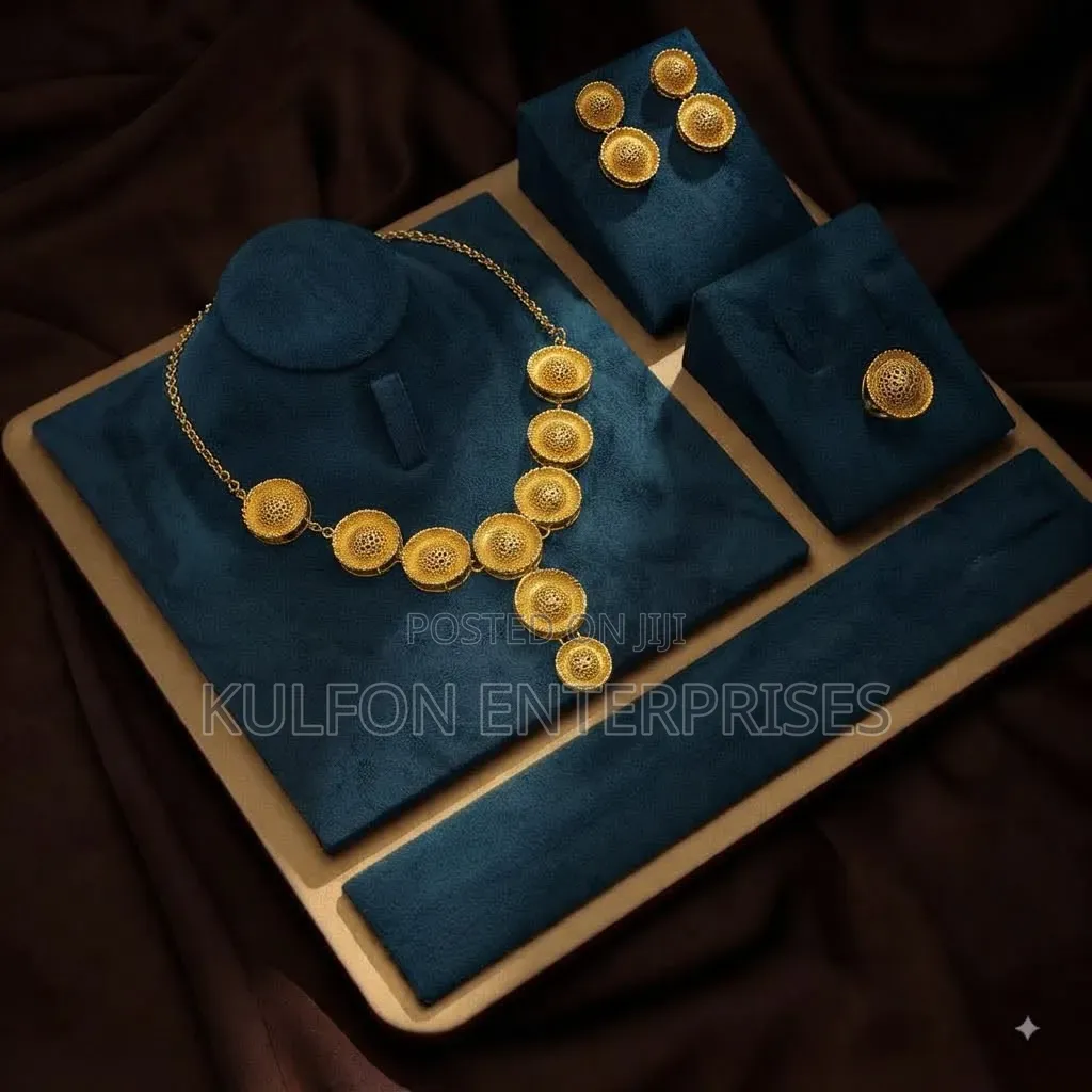 Saudi Gold Jewellery Set. Necklace, Earrings, and Ring