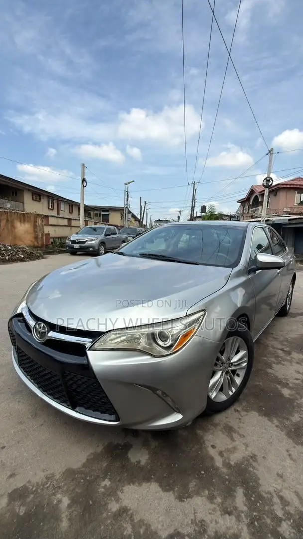 Toyota Camry 2015 Silver