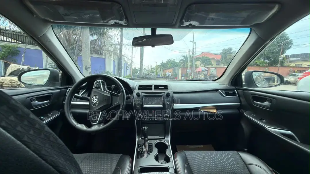 Toyota Camry 2015 Silver