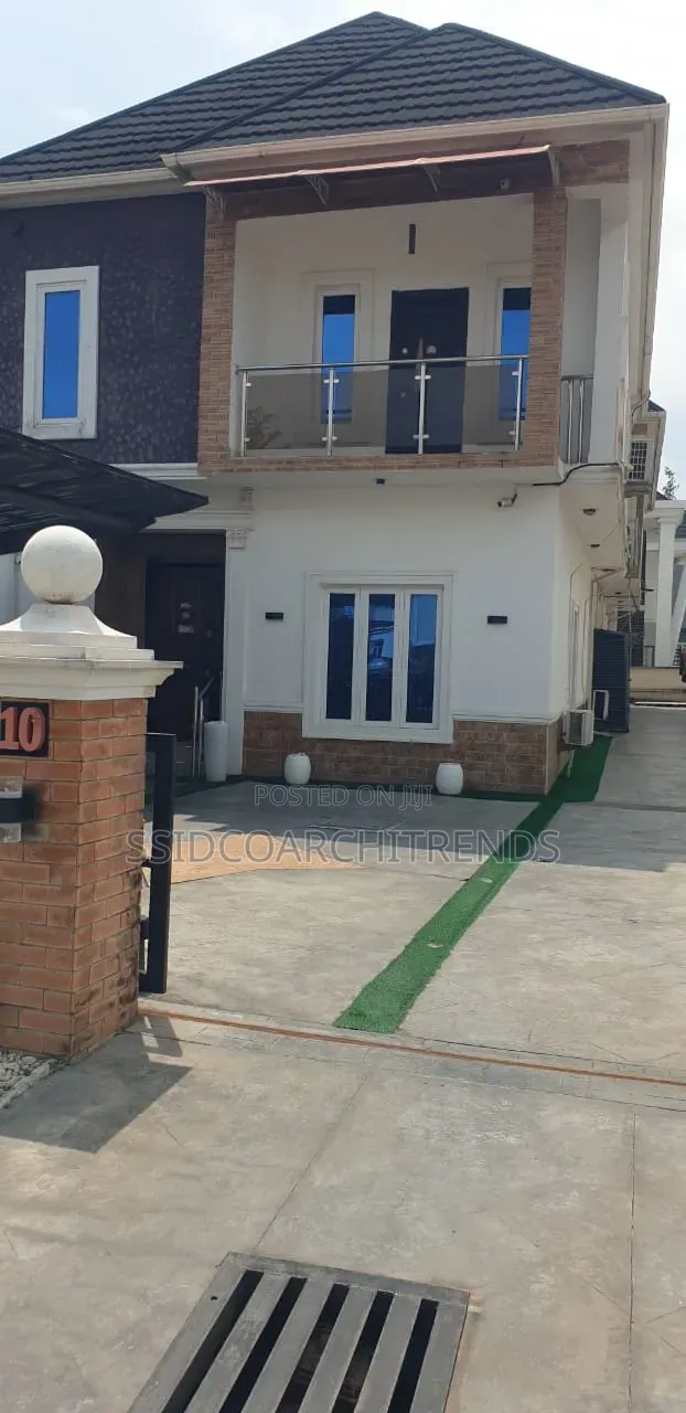 5bdrm Duplex in Call To Access, Ikota for sale