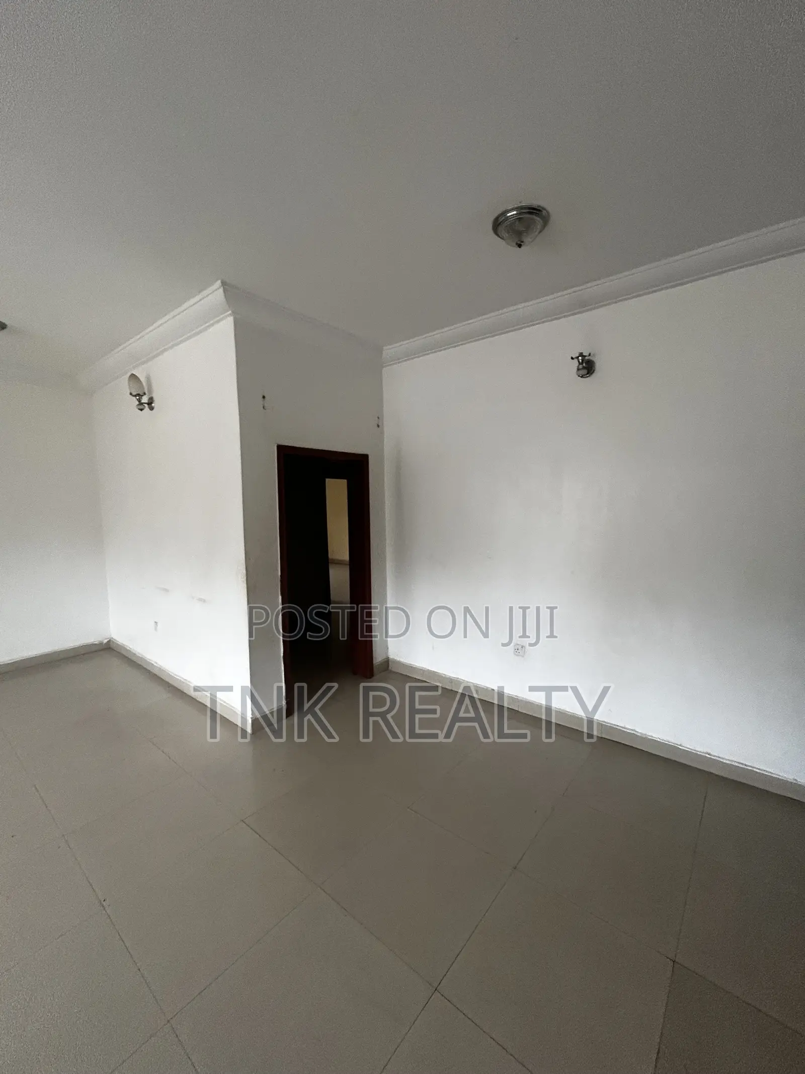 2bdrm Apartment in Wuse 2 for rent