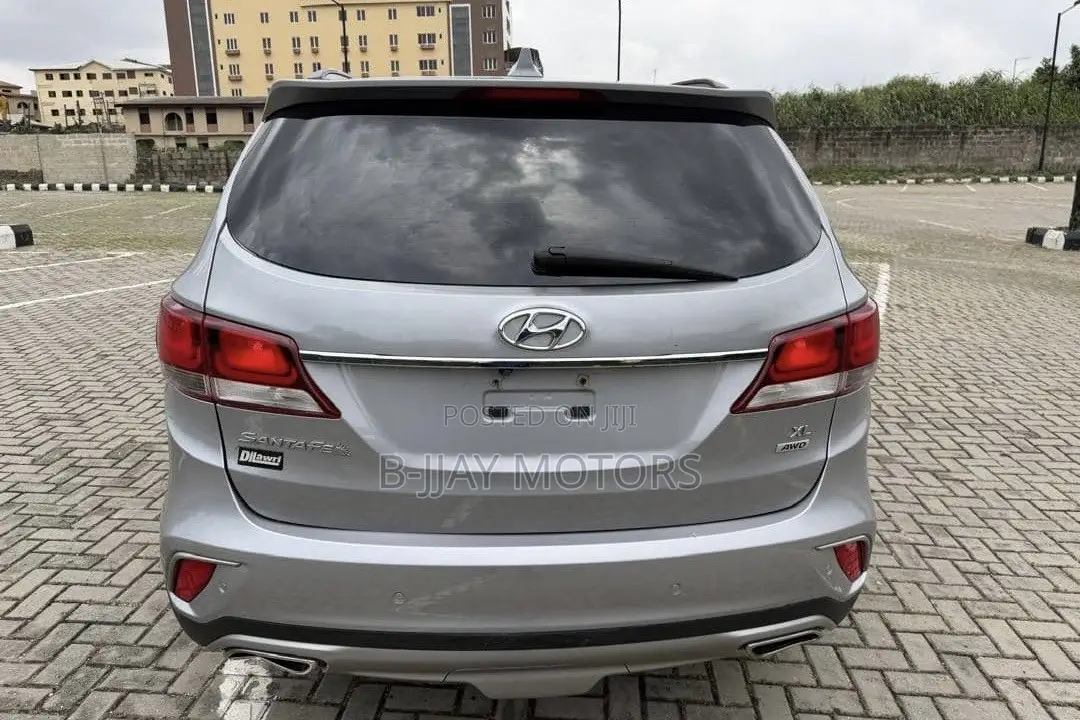 Hyundai Santa Fe Limited Ultimate FWD 2017 Silver