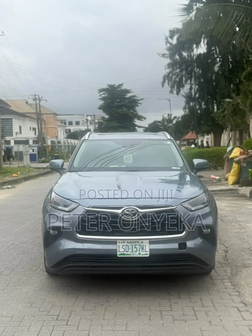Toyota Highlander XLE 2022 Gray