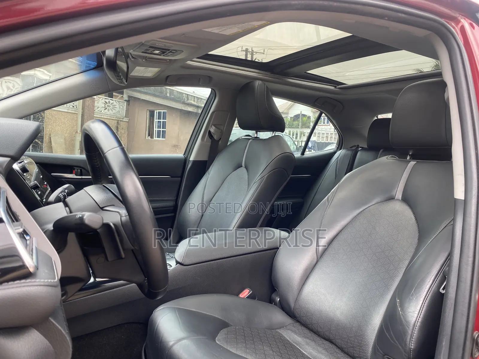 Toyota Camry XSE V6 FWD (3.5L 6cyl 8AM) 2018 Red