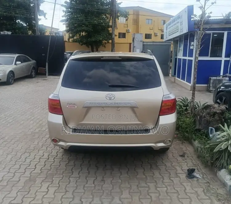 Toyota Highlander Sport 2009 Gold